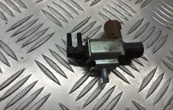 Mazda 6 Vacuum valve K5T6597