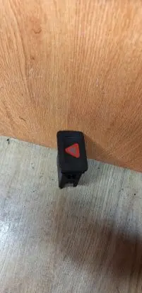 Volkswagen PASSAT B5.5 Hazard light switch 1J0953235D 1J0953235J