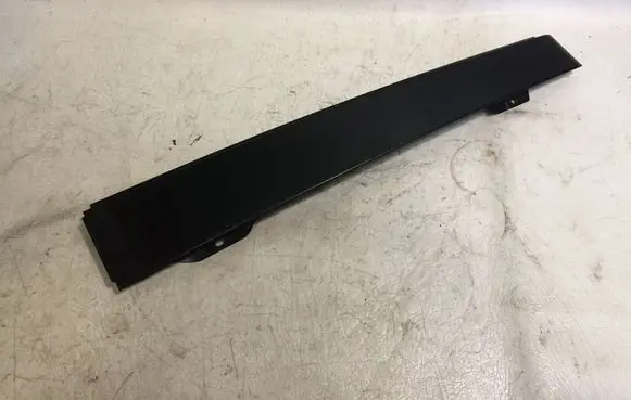 Volkswagen Touran I Rear door glass trim molding 1T0839889