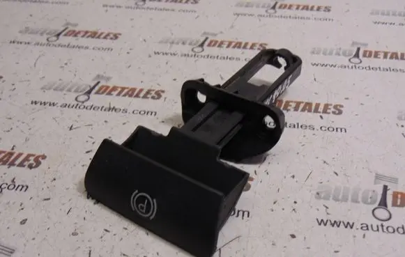 Volvo XC90 Hand brake release handle 8683963