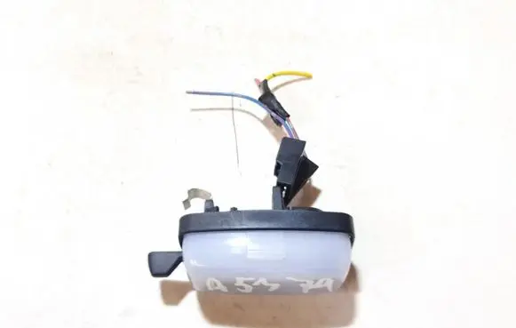 Mazda 323 F Rear seat light