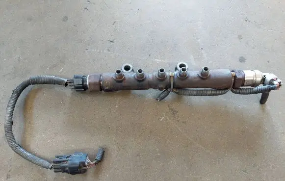 Toyota Avensis T250 Fuel main line pipe