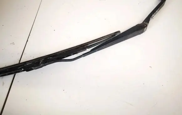 Suzuki Grand Vitara II Front wiper blade arm