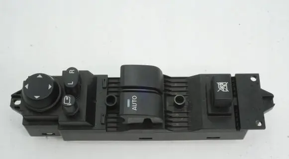 Mazda 3 II Electric window control switch 5AA798EA02