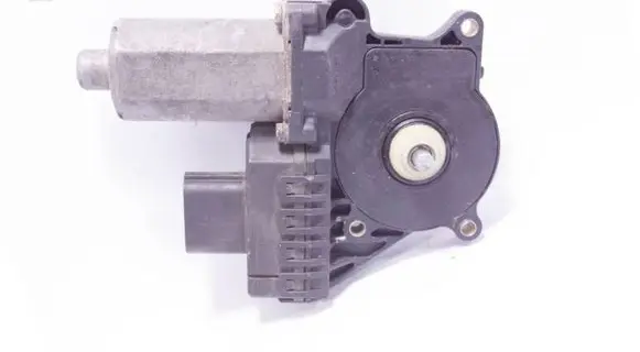 Volkswagen PASSAT B5 Front door window regulator motor 0130821770