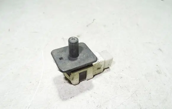 Mercedes-Benz E W211 Front door sensor 2028209410