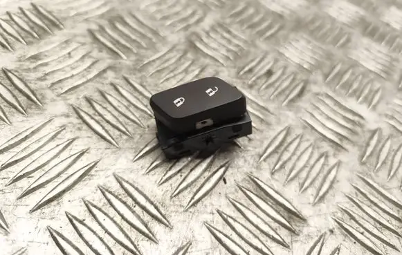 Opel Astra K Central locking switch button 13437276