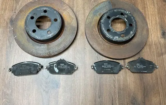 Mercedes-Benz E W213 Front brake disc A0004212512 A0084203620