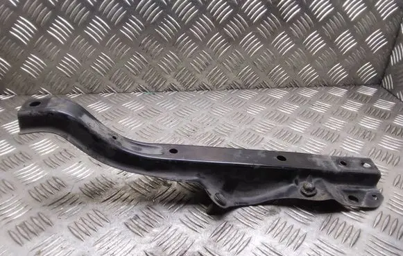 Nissan Leaf I (ZE0) Radiator support slam panel bracket 