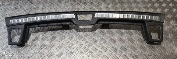 Trunk/boot sill cover protection