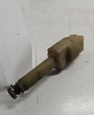 Volkswagen PASSAT B5 Brake pedal sensor switch 4A0945515A