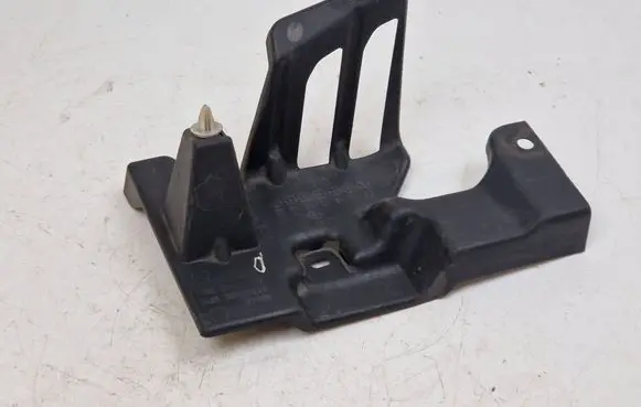 Mitsubishi Outlander Intercooler air guide/duct channel 6400D586