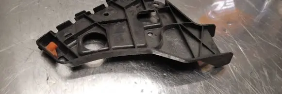 Opel Astra J Front bumper mounting bracket 13367893 F137