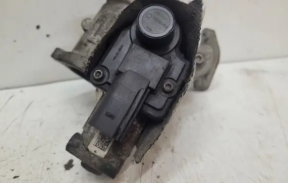 Skoda Octavia Mk2 (1Z) EGR valve 03C129637A