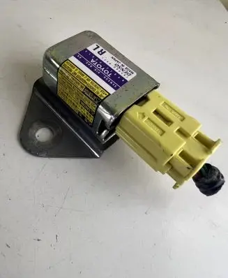 Toyota Land Cruiser (J120) Airbag deployment crash/impact sensor 8983360010 1879000471