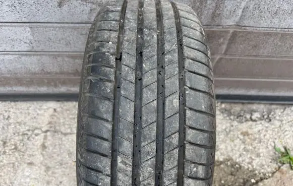 Volkswagen T-Roc R17 summer tire BRIDGESTONE TURANZA T005