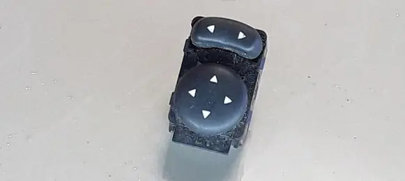 Wing mirror switch