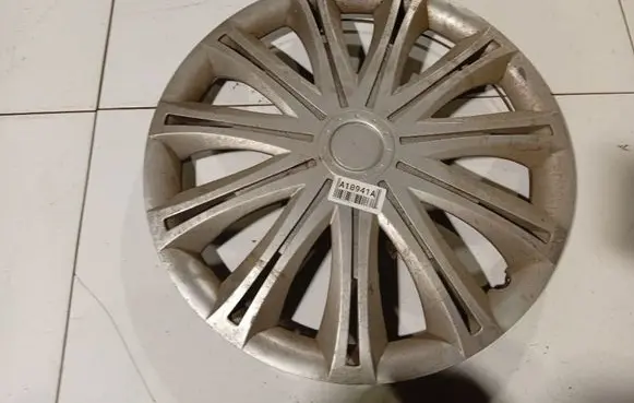 Nissan Almera Tino R15 wheel hub/cap/trim 