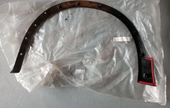 Nissan Qashqai+2 Front arch trim 63810br01a