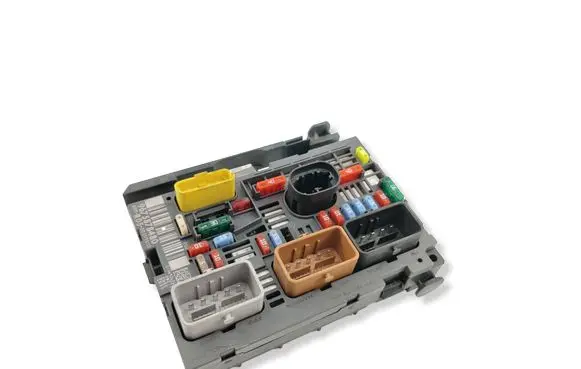 Peugeot 308 Fuse module 9675878480