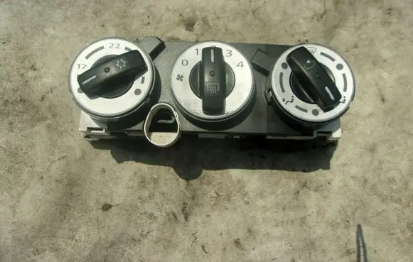 Mitsubishi Colt CZ3 Climate control unit