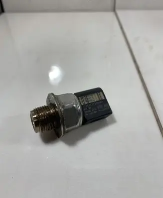 Fuel pressure sensor