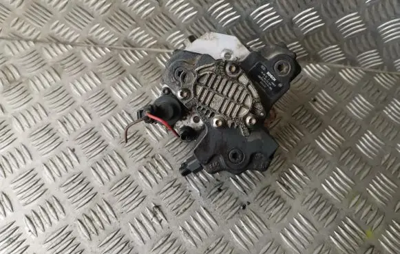 Volvo S60 Fuel injection high pressure pump 0445010043 8689590 0928400548