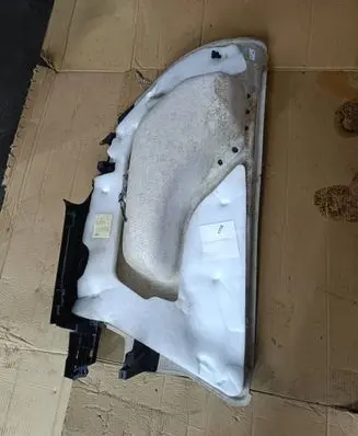 Volkswagen Touareg II Trunk/boot side trim panel 7P6863819