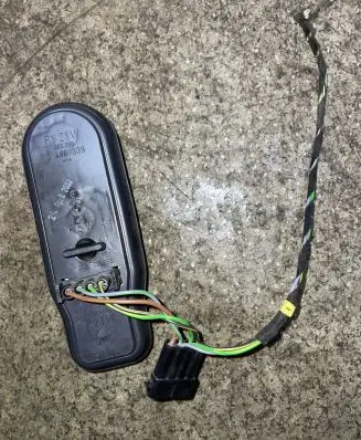 BMW 5 E39 Tail light bulb cover holder 2496339 393390