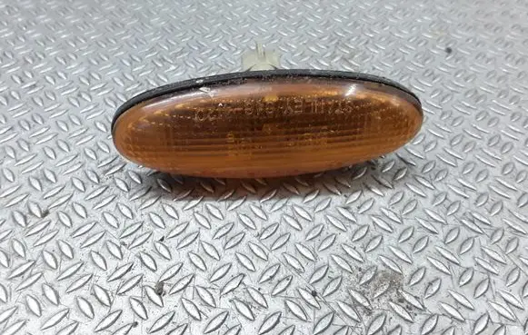 Mazda 323 Front fender indicator light 0464120