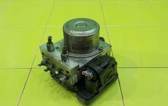 Nissan Juke I F15 ABS Pump 47660HY00B 18AB14