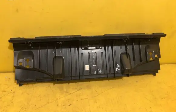 BMW 1 E82 E88 Tailgate trim 