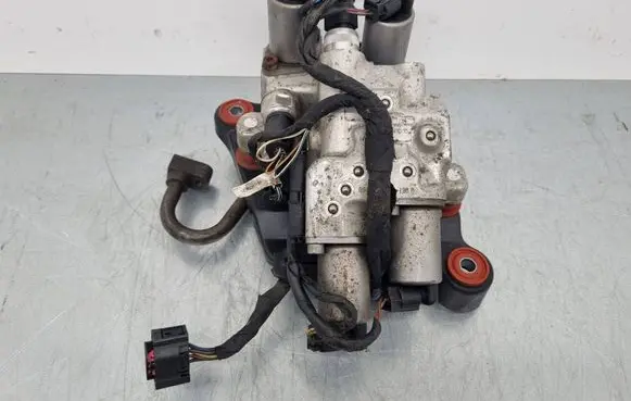 BMW 5 F10 F11 Air suspension compressor 6775258 48-097318H