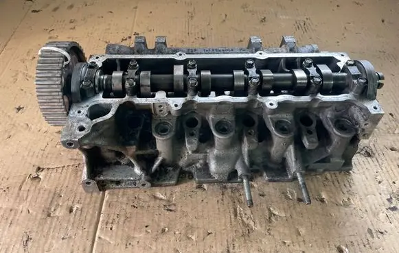 Renault Kangoo II Engine head 1617