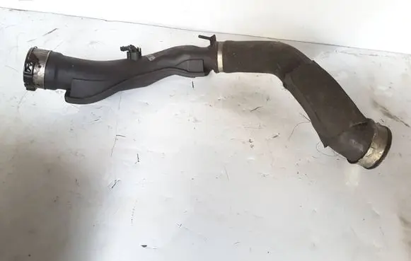 BMW X6 E71 Intercooler hose/pipe 7807986 7809834