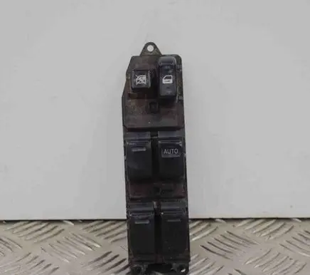 Toyota Prius (XW20) Electric window control switch 8482047011