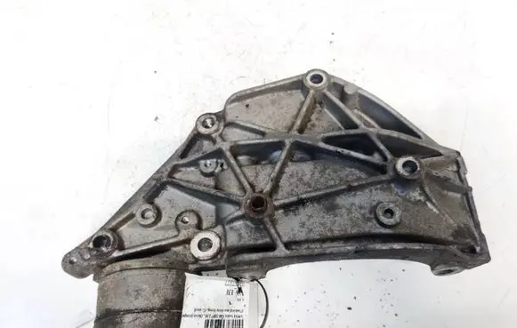 Volvo S40 Engine mounting bracket 9682367380
