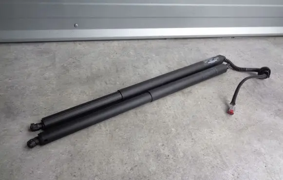 Jeep Grand Cherokee (WK) Tailgate strut 