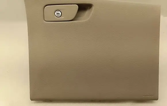 Chrysler Pacifica Glove box lid/cover 5101825 3848821 618681