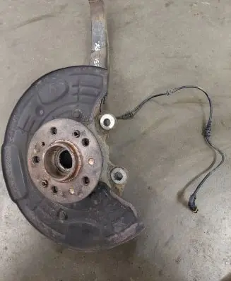 Mercedes-Benz R W251 Front wheel hub spindle knuckle