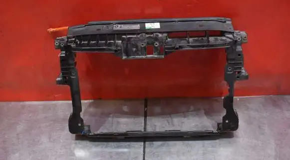 Volkswagen Tiguan Front bodywork piece 5N0010607A