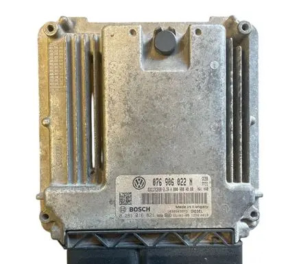 Volkswagen Touareg I Engine control unit/module 0281016821
