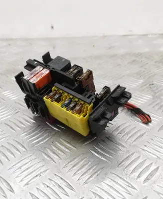 Mercedes-Benz C W205 Fuse module A2059067200 1710042050 19261000002
