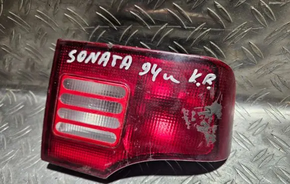 Hyundai Sonata Tailgate rear/tail lights 92402340