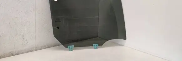 Rear door window glass