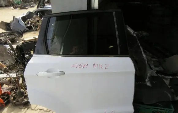 Ford Kuga II Rear door