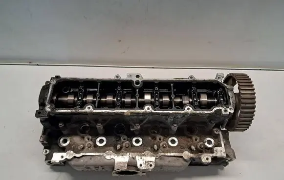 Peugeot 208 I Engine head 9684504780 9684487270