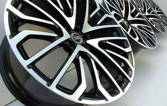 Audi RS Q8 R23 light alloy rim 4M8601025BN