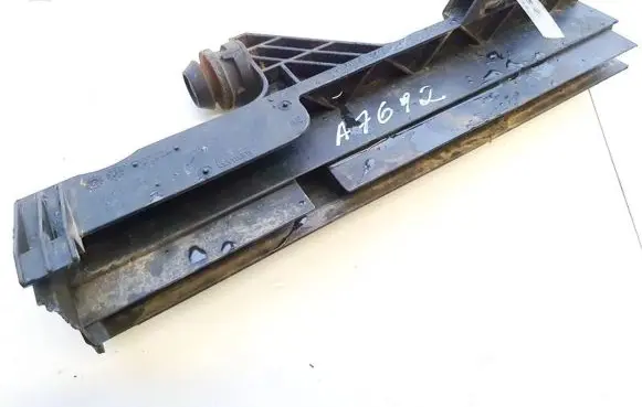 Volvo S40 Radiator mount bracket 4n518n065ae 4n51-8n065-ae