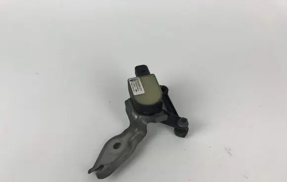 Headlight/headlamp level sensor